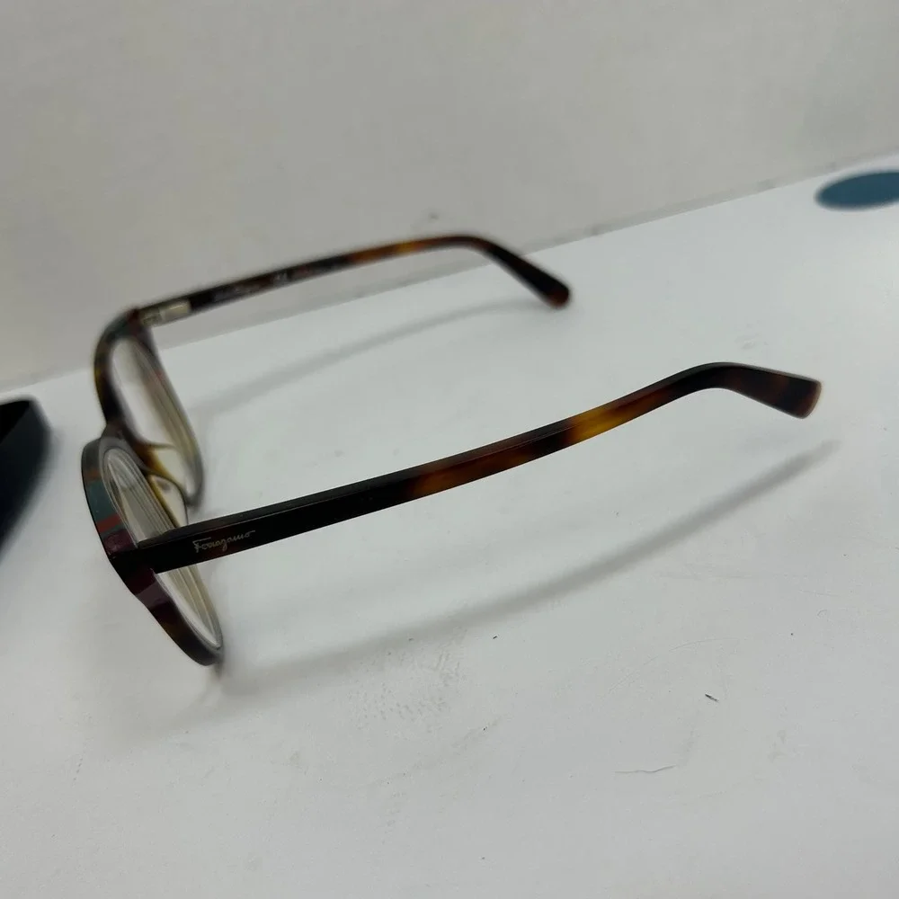 Salvatore Ferragamo key specs